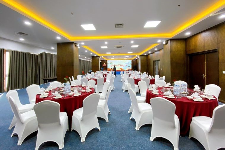 Khách Sạn Peace Hạ Long